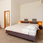 Otel Am Rhein 3*