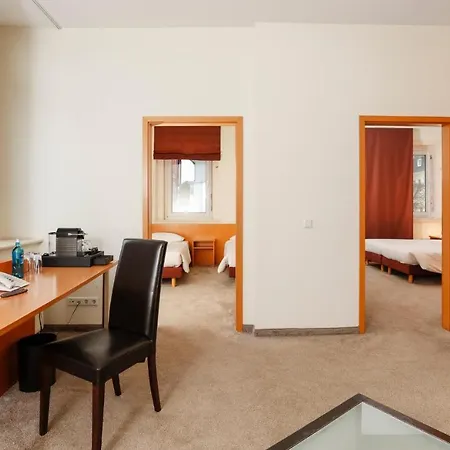 מלון Am Rhein 3*