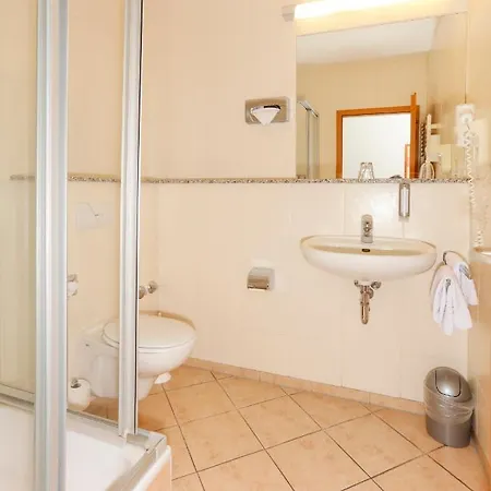 Am Rhein Hotel 3*
