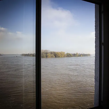 ホテル Am Rhein