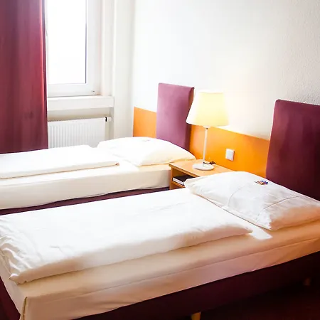 Hotel Am Rhein 3*